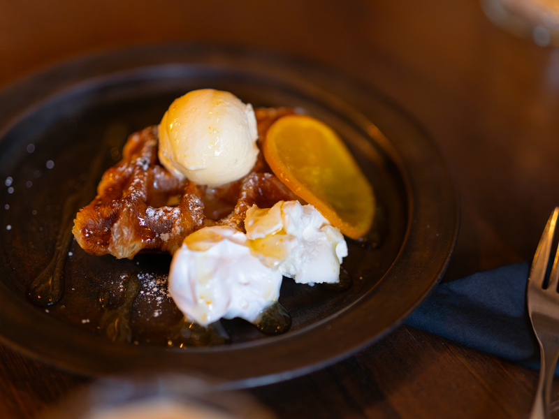 オレンジコンポートとクリームチーズのクロッフル