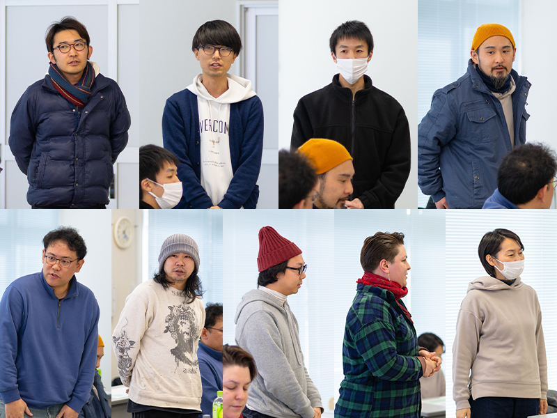 集まった洋野町の地域おこし協力隊の皆さんが、一人ずつ立って自己紹介をしている様子